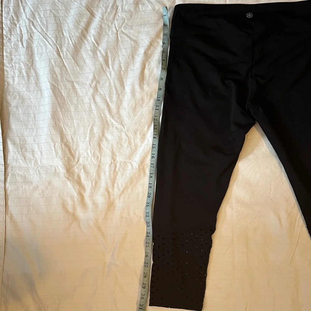GAIAM Black Leggings - Picture 6 of 6